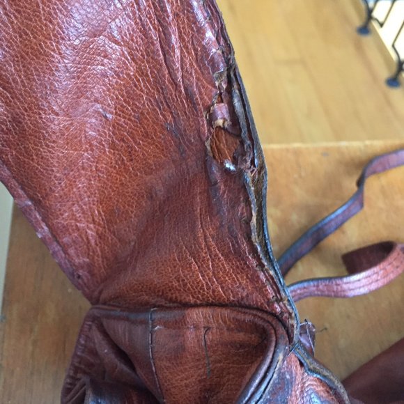 Handmade leather cross body bag - Picture 4 of 5